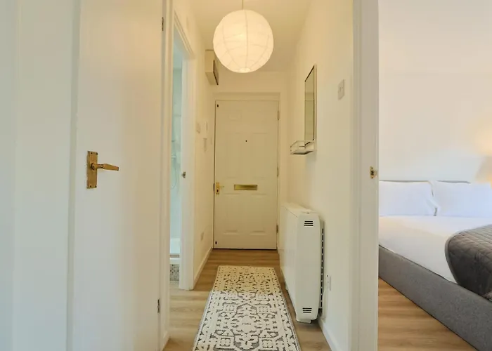 Caslon Court One Bedroom Flat *