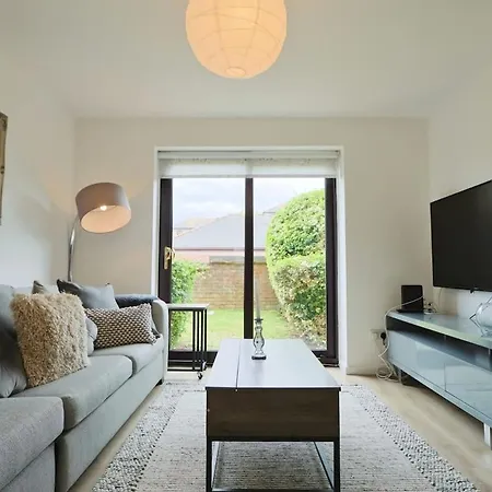 Caslon Court One Bedroom Flat *